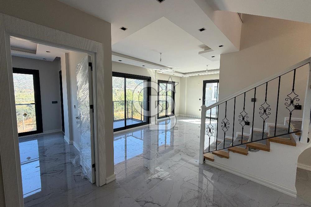 MUĞLA GÜLAĞZINDA 3 KATLI MÜSTAKIL HAVUZLU SATILIK VİLLA