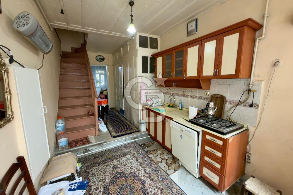 BALAT KİREMİT CADDESİ SATILIK MÜSTAKİL EV 50M2 TABAN OTURUMU