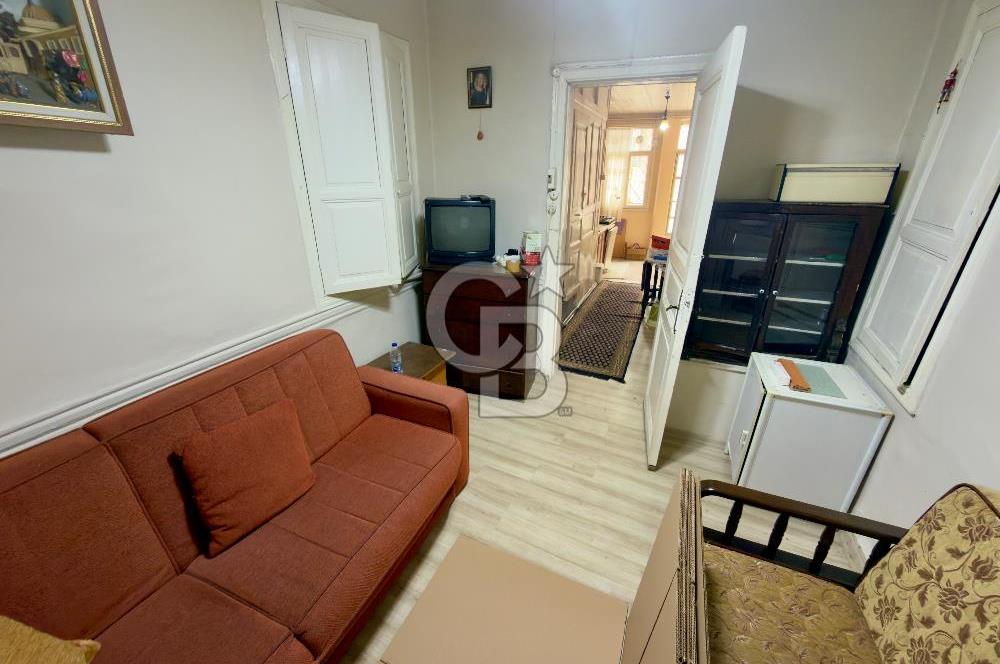 BALAT KİREMİT CADDESİ SATILIK MÜSTAKİL EV 50M2 TABAN OTURUMU
