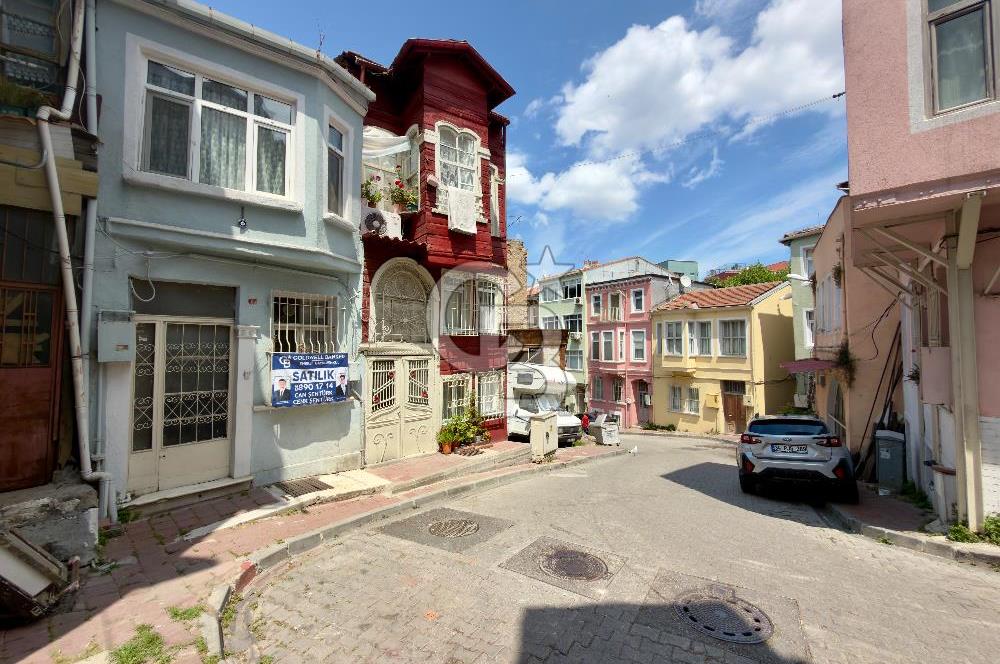 BALAT KİREMİT CADDESİ SATILIK MÜSTAKİL EV 50M2 TABAN OTURUMU