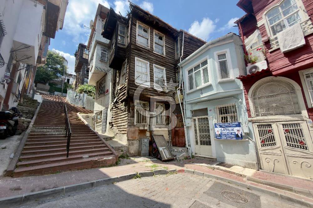 BALAT KİREMİT CADDESİ SATILIK MÜSTAKİL EV 50M2 TABAN OTURUMU