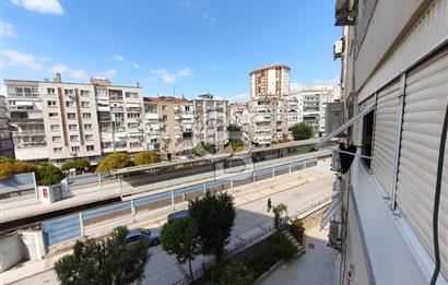 KARŞIYAKA TERSANE'DE İZBAN DURAĞI ÖNÜNDE, ÖNÜ AÇIK 3+1 SATILIK DAİRE