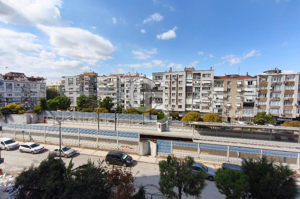 KARŞIYAKA TERSANE'DE İZBAN DURAĞI ÖNÜNDE, ÖNÜ AÇIK 3+1 SATILIK DAİRE