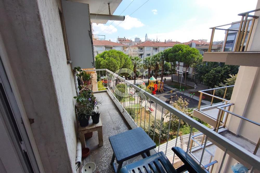 KARŞIYAKA TERSANE'DE İZBAN DURAĞI ÖNÜNDE, ÖNÜ AÇIK 3+1 SATILIK DAİRE