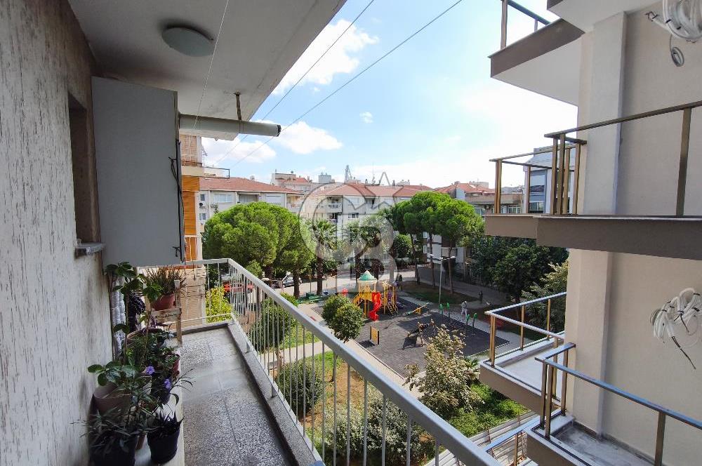 KARŞIYAKA TERSANE'DE İZBAN DURAĞI ÖNÜNDE, ÖNÜ AÇIK 3+1 SATILIK DAİRE