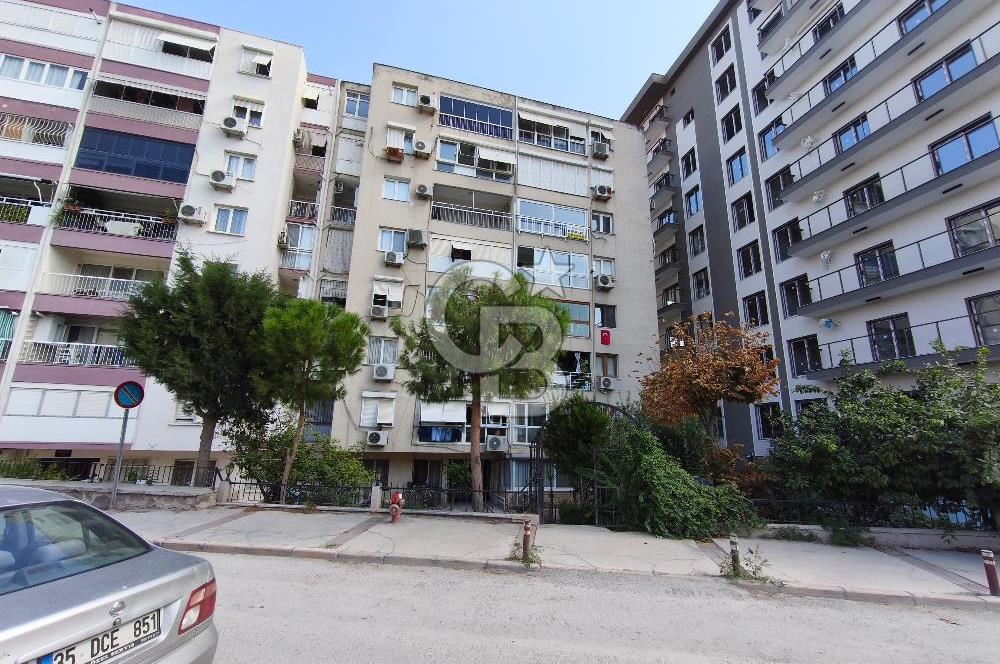 KARŞIYAKA TERSANE'DE İZBAN DURAĞI ÖNÜNDE, ÖNÜ AÇIK 3+1 SATILIK DAİRE