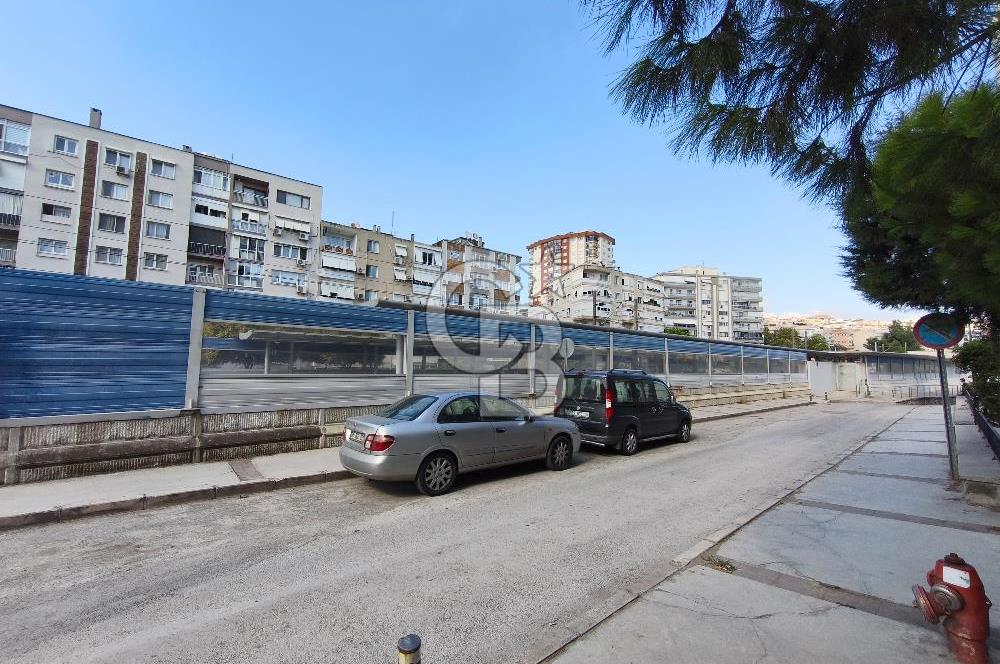 KARŞIYAKA TERSANE'DE İZBAN DURAĞI ÖNÜNDE, ÖNÜ AÇIK 3+1 SATILIK DAİRE