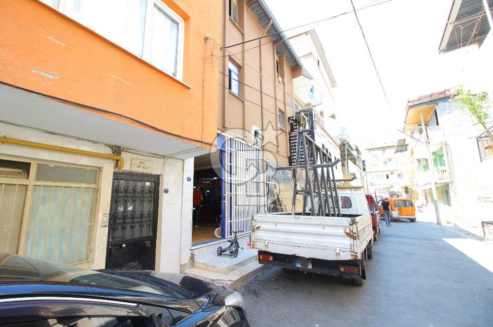 Karabağlar Bozyaka'da Çarşı İçi , Yüksek Kira Getirili Dükkan.