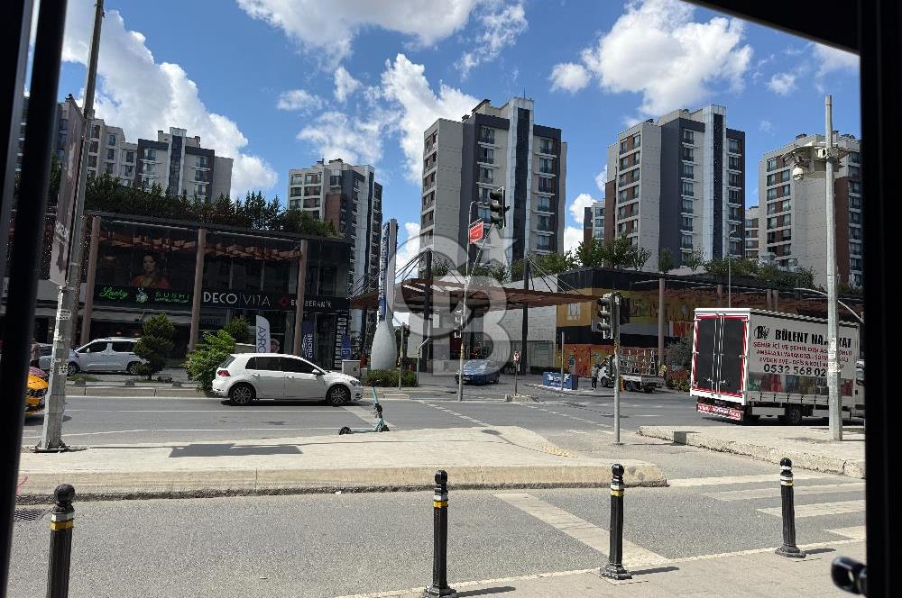 ZEYTİNBURNU LOCAMAHAL’DE KİRACILI SATILIK DÜKKÂN
