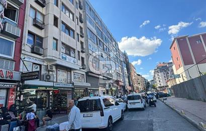 Aksarayda 282 m² Arsa Üzerinde 60 Dükkanlı Yatırımlık Bina