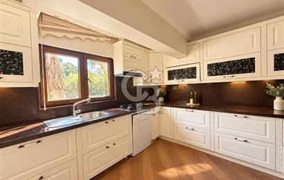 Yalova Merkez Samanlıda Havuzlu, Teraslı, 6+2 Müstakil Villa