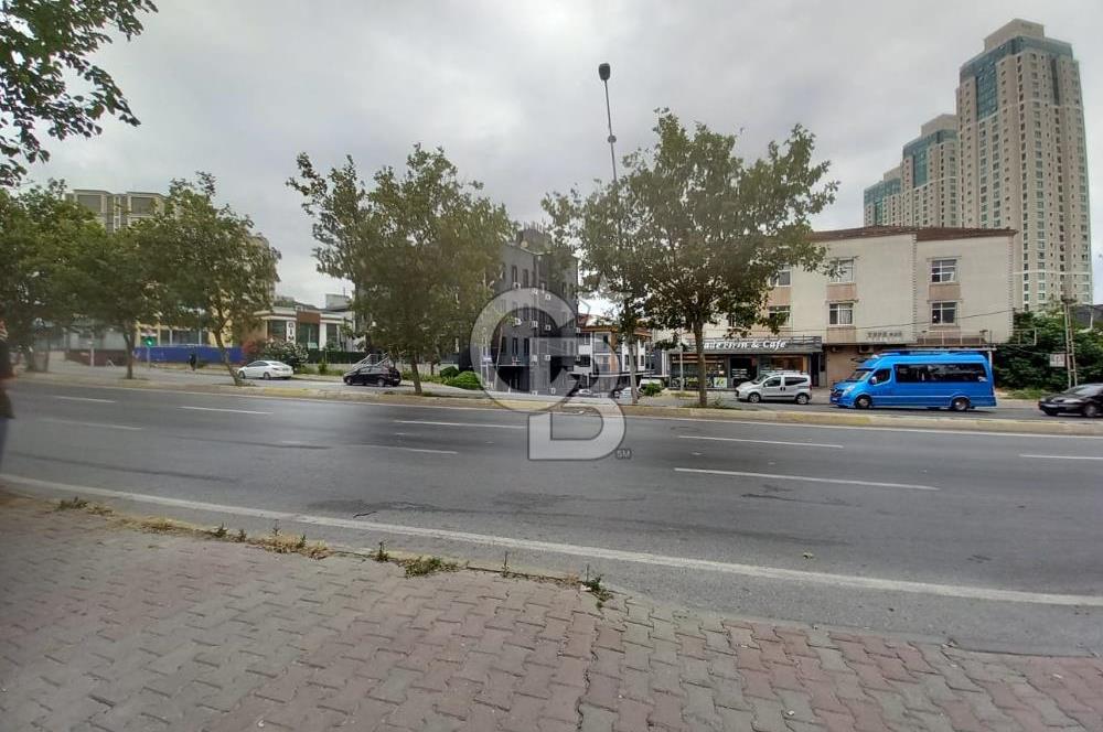 ATAŞEHİR'DE CADDE ÜZERİ SATILIK KONUT&TİCARİ ARSA