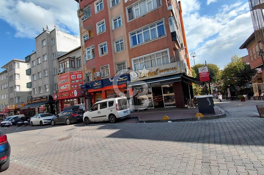 Fatih,Ali Kuşçu mah. MIıhçılar caddesinde Fatih Camiisine komşu konumda Satılık 2+1 Daire