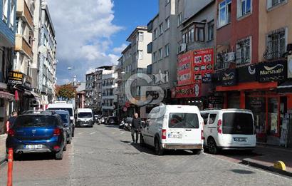 Fatih,Ali Kuşçu mah. MIıhçılar caddesinde Fatih Camiisine komşu konumda Satılık 2+1 Daire