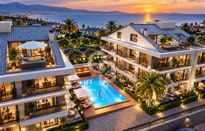 ÇANDARLI'DA 1+1 HAVUZLU GÜVENLİKLİ SİTE'DE SATILIK 55m2 DAİRE