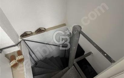 CADDE ÜZERİ YÜRÜYÜŞ YOLUNDA DEVREN KADIN GİYİM MAĞAZASI