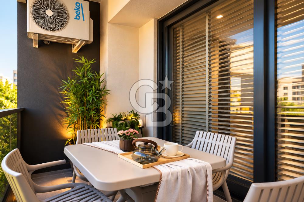 ÇANDARLI'DA 1+1 HAVUZLU GÜVENLİKLİ SİTE'DE SATILIK 55m2 DAİRE