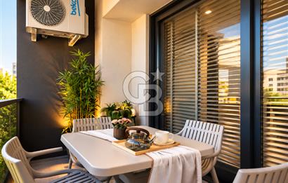 ÇANDARLI'DA 1+1 HAVUZLU GÜVENLİKLİ SİTE'DE SATILIK 55m2 DAİRE