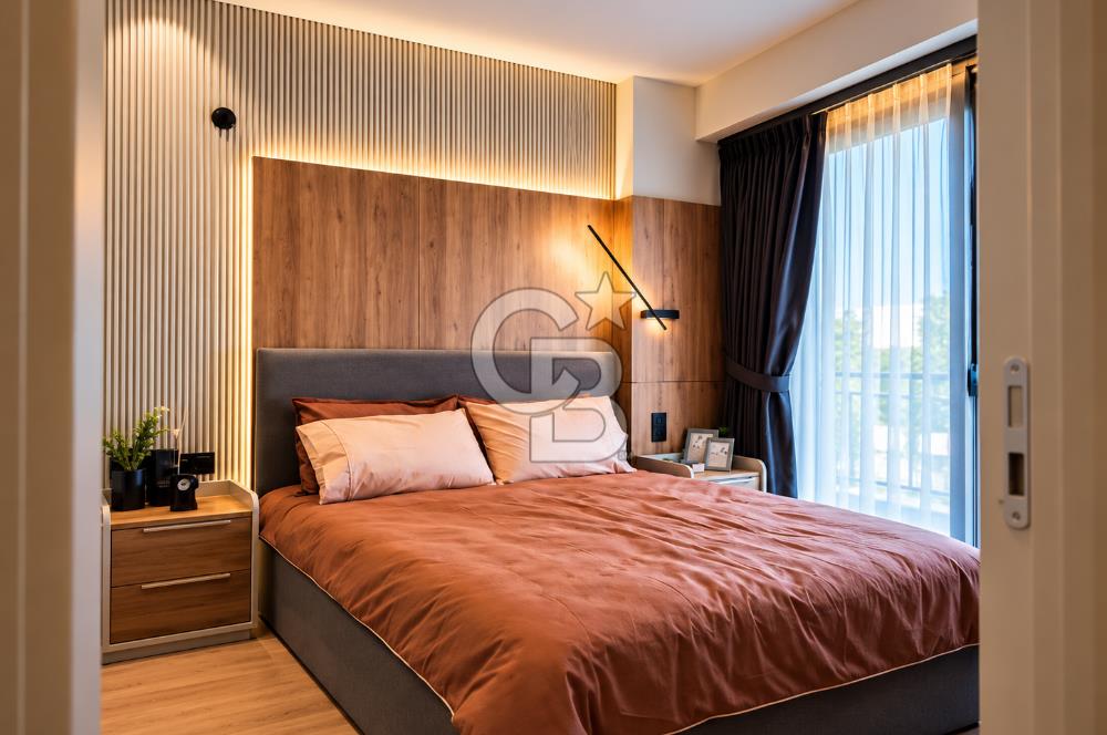 ÇANDARLI'DA 1+1 HAVUZLU GÜVENLİKLİ SİTE'DE SATILIK 55m2 DAİRE
