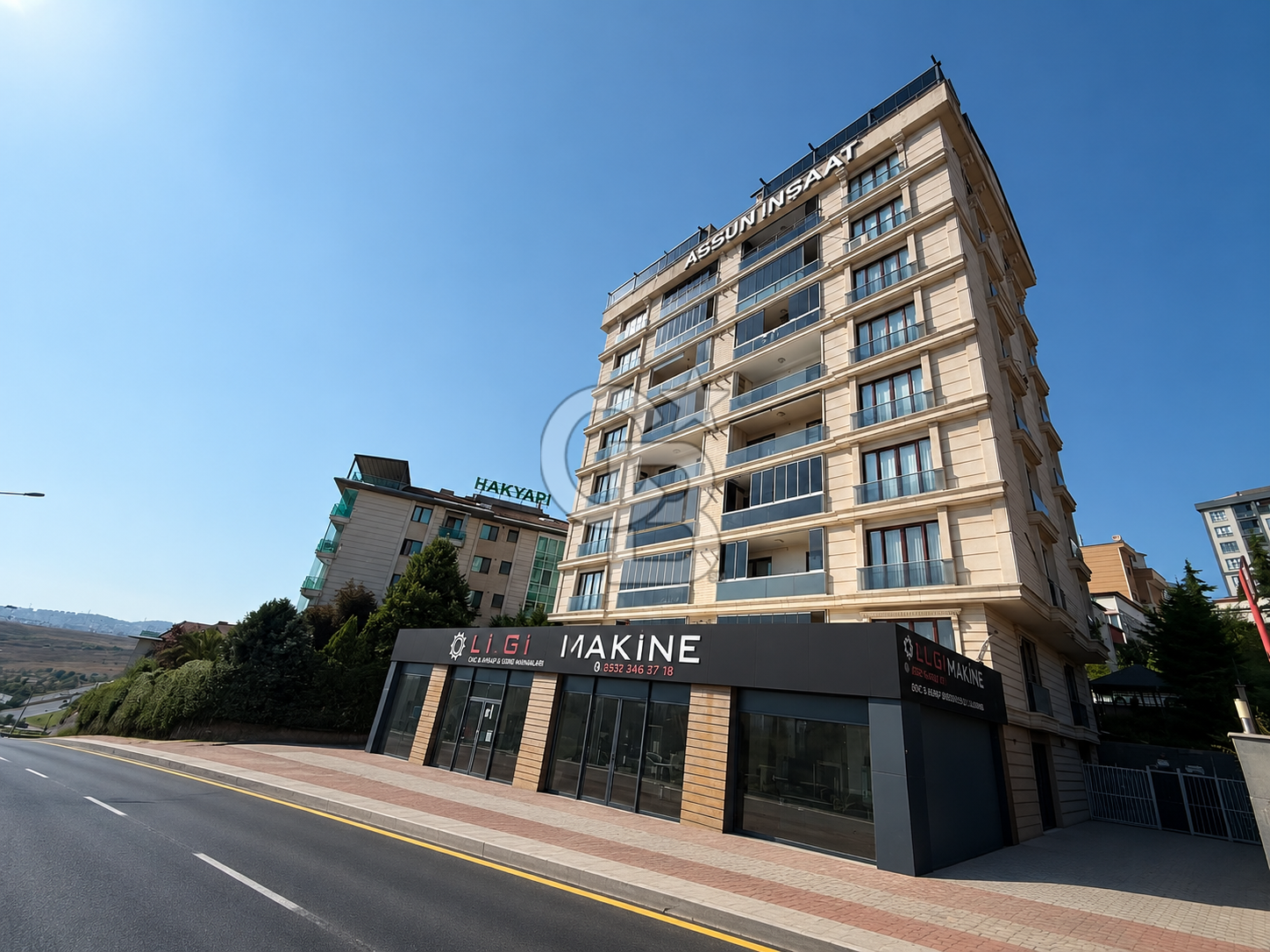 TABELA DEĞERİ YÜKSEK CADDE ÜZERİNDE SATILIK 700 M2 DÜKKAN