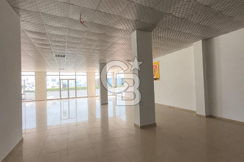 TABELA DEĞERİ YÜKSEK CADDE ÜZERİNDE SATILIK 700 M2 DÜKKAN