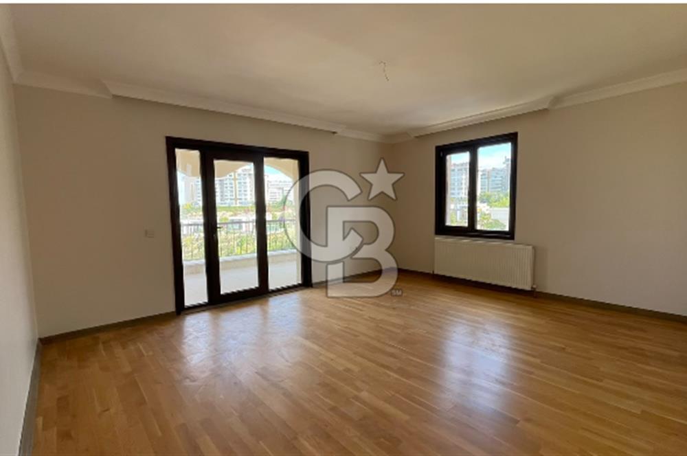 Mutlukent Mavi Ladin Sitesinde 620 m² 5+2 Muhteşem villa