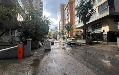 Erenköy Şevki Özengin Sokakta yeni binada 2+1 Kiralık boş daire 