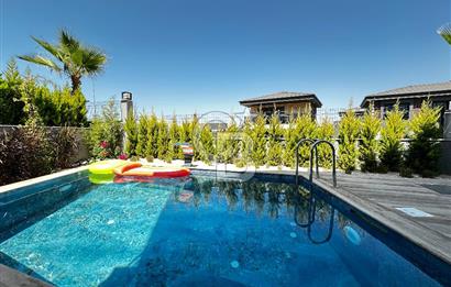 Kuşadası Davutlar’da Havuzlu 4+1 Satılık Lüks Villa 