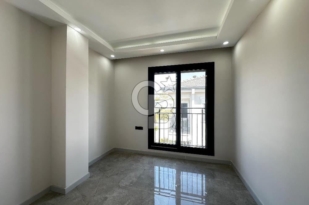 Kuşadası Davutlar’da Havuzlu 4+1 Satılık Lüks Villa 