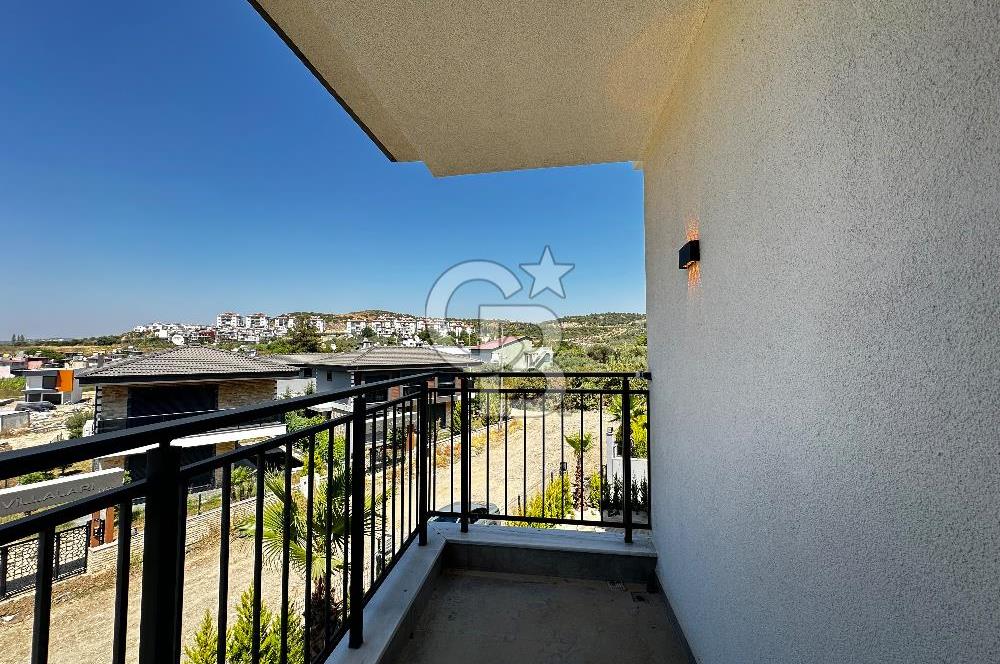 Kuşadası Davutlar’da Havuzlu 4+1 Satılık Lüks Villa 