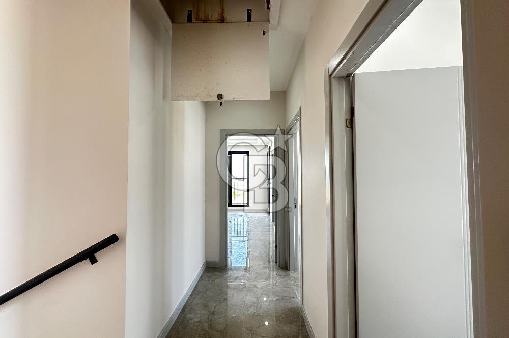 Kuşadası Davutlar’da Havuzlu 4+1 Satılık Lüks Villa 