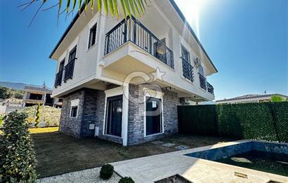 Kuşadası Davutlar’da Havuzlu 4+1 Satılık Lüks Villa 