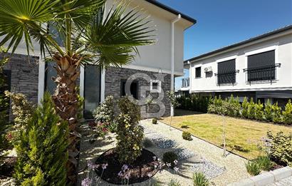 Kuşadası Davutlar’da Havuzlu 4+1 Satılık Lüks Villa 