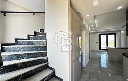 Kuşadası Davutlar’da Havuzlu 4+1 Satılık Lüks Villa 