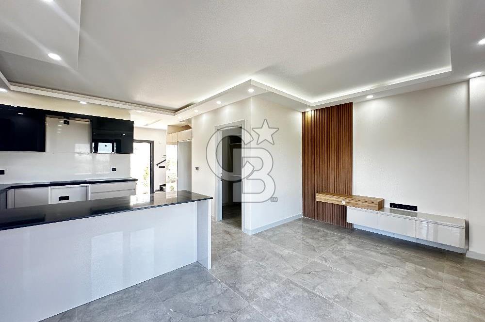 Kuşadası Davutlar’da Havuzlu 4+1 Satılık Lüks Villa 