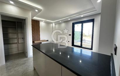 Kuşadası Davutlar’da Havuzlu 4+1 Satılık Lüks Villa 