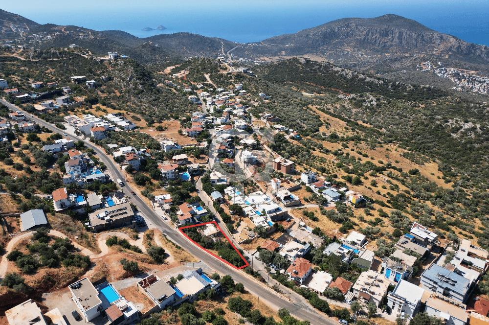 Kaş Bezirgan Villalar Bölgesinde Ana Yola Cepheli