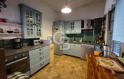 Küçükköy’de Taş Mimarili 6 Oda Kapasiteli Satılık Butik Otel
