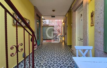 Küçükköy’de Taş Mimarili 6 Oda Kapasiteli Satılık Butik Otel