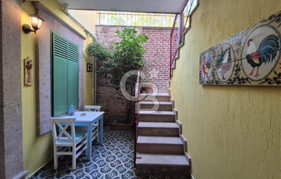 Küçükköy’de Taş Mimarili 6 Oda Kapasiteli Satılık Butik Otel