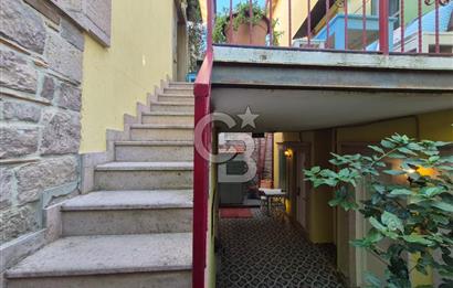 Küçükköy’de Taş Mimarili 6 Oda Kapasiteli Satılık Butik Otel