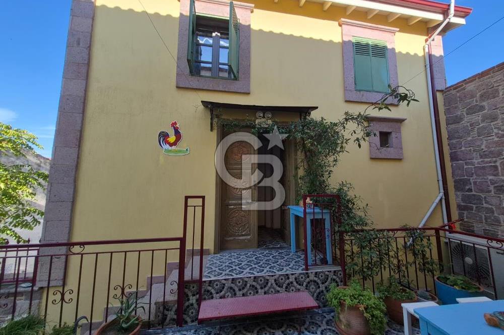 Küçükköy’de Taş Mimarili 6 Oda Kapasiteli Satılık Butik Otel