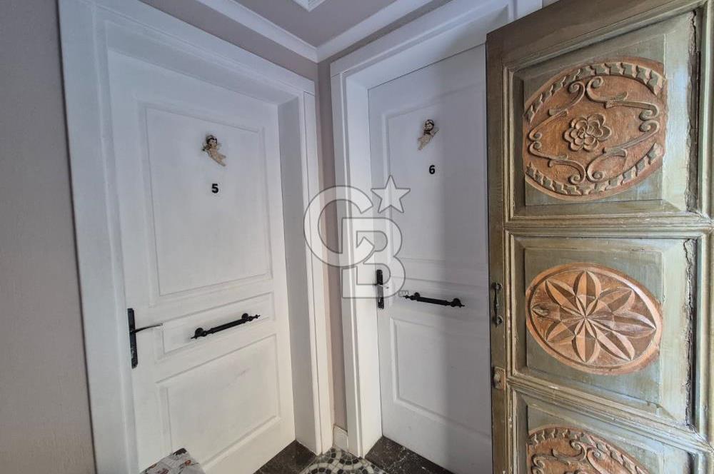 Küçükköy’de Taş Mimarili 6 Oda Kapasiteli Satılık Butik Otel