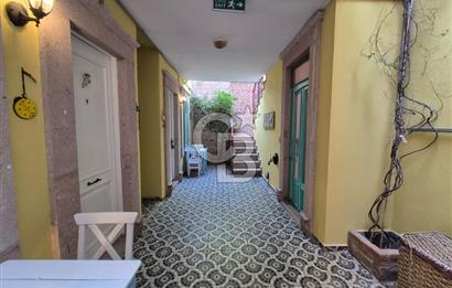 Küçükköy’de Taş Mimarili 6 Oda Kapasiteli Satılık Butik Otel