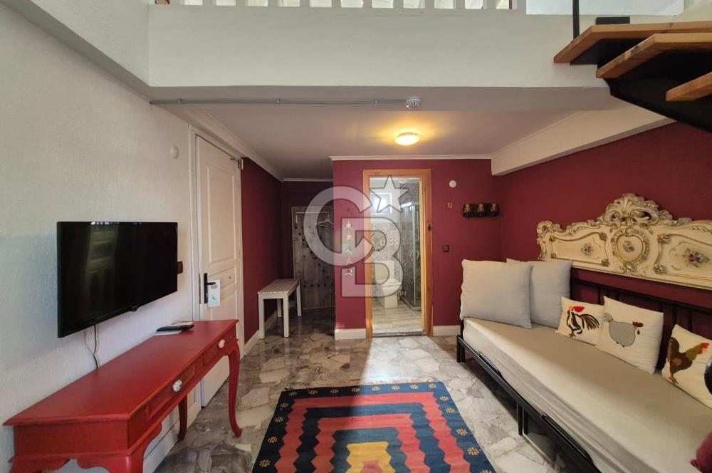 Küçükköy’de Taş Mimarili 6 Oda Kapasiteli Satılık Butik Otel