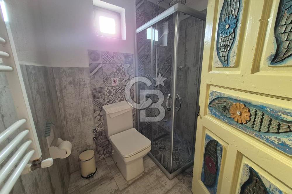 Küçükköy’de Taş Mimarili 6 Oda Kapasiteli Satılık Butik Otel