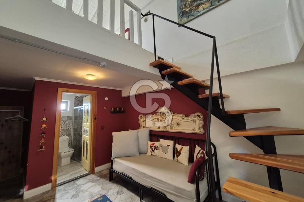 Küçükköy’de Taş Mimarili 6 Oda Kapasiteli Satılık Butik Otel