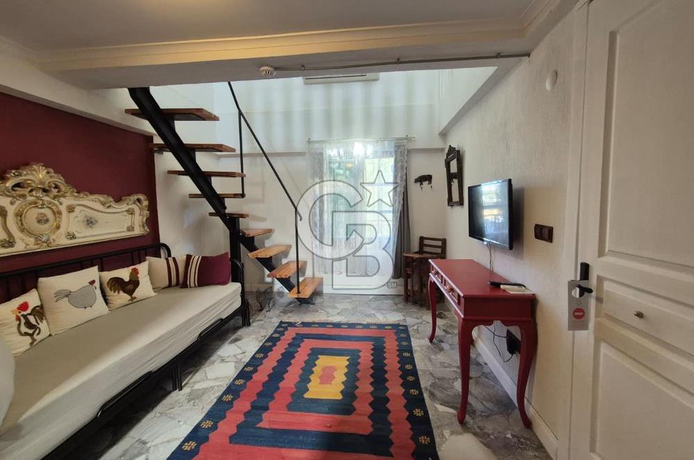 Küçükköy’de Taş Mimarili 6 Oda Kapasiteli Satılık Butik Otel