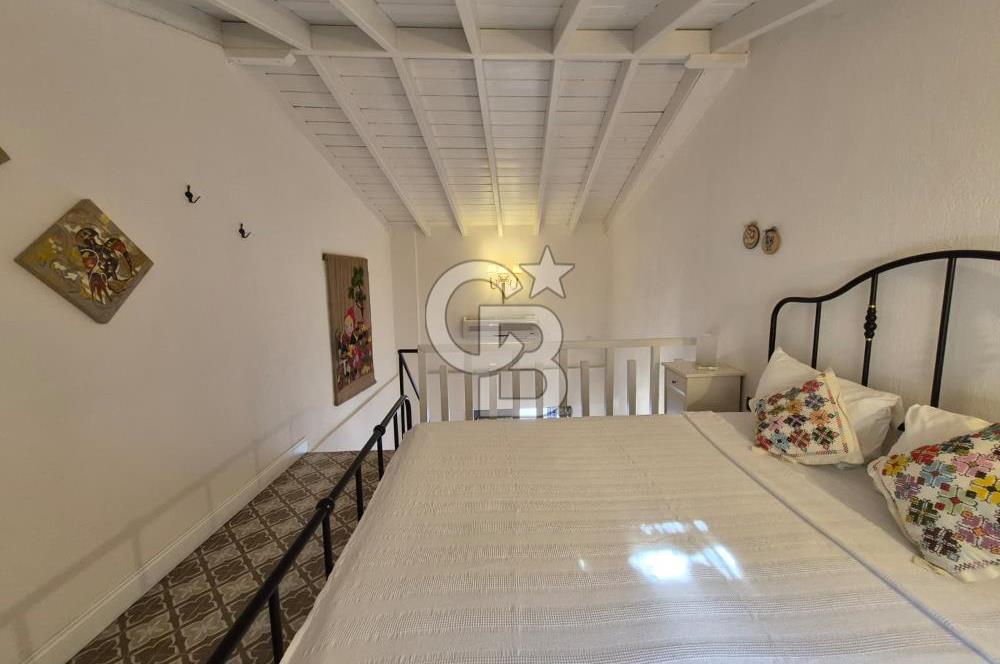 Küçükköy’de Taş Mimarili 6 Oda Kapasiteli Satılık Butik Otel