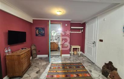 Küçükköy’de Taş Mimarili 6 Oda Kapasiteli Satılık Butik Otel